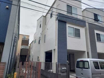 【葛飾区　外壁・屋根遮熱塗装】修繕をきちんとしたうえで塗装します！