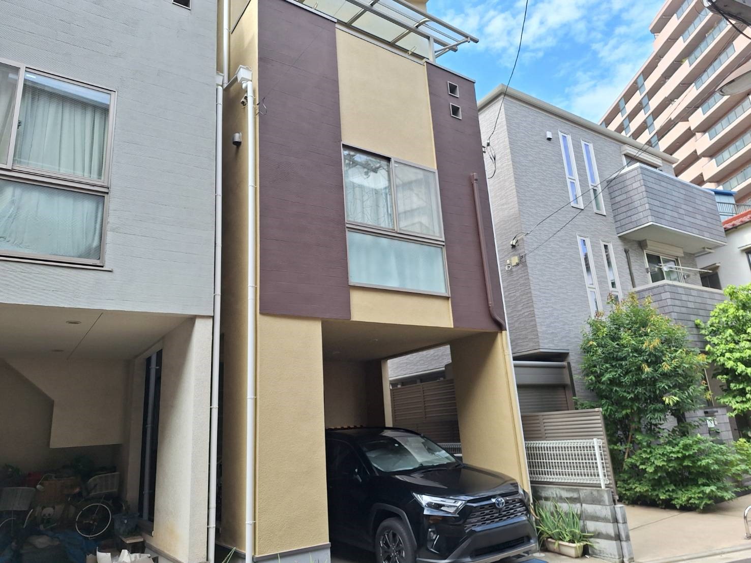 外壁塗装・屋根カバー工法【断熱性･遮音性･付帯部･基礎コンクリート】近くにいるから、工事後も安心。