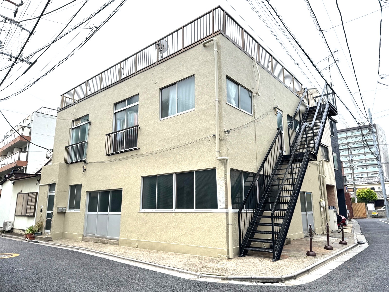 【荒川区　屋根・外壁塗装工事】外壁用遮熱フッ素系上塗材使用！セルフクリーニングしてくれる壁に！