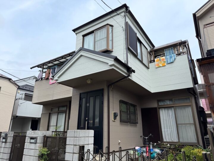 【足立区　屋根カバー工法・外壁塗装工事】人気のカバー工法！太陽光を載せる前に屋根のメンテナンスしませんか？