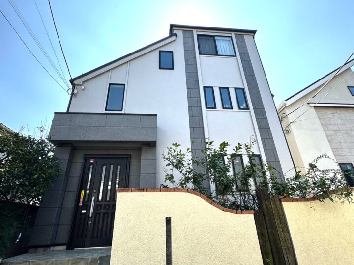 【世田谷区　屋根カバー工法・外壁塗装工事】モルタル外壁リニューアル！塗装で映え物件に生まれ変わります！