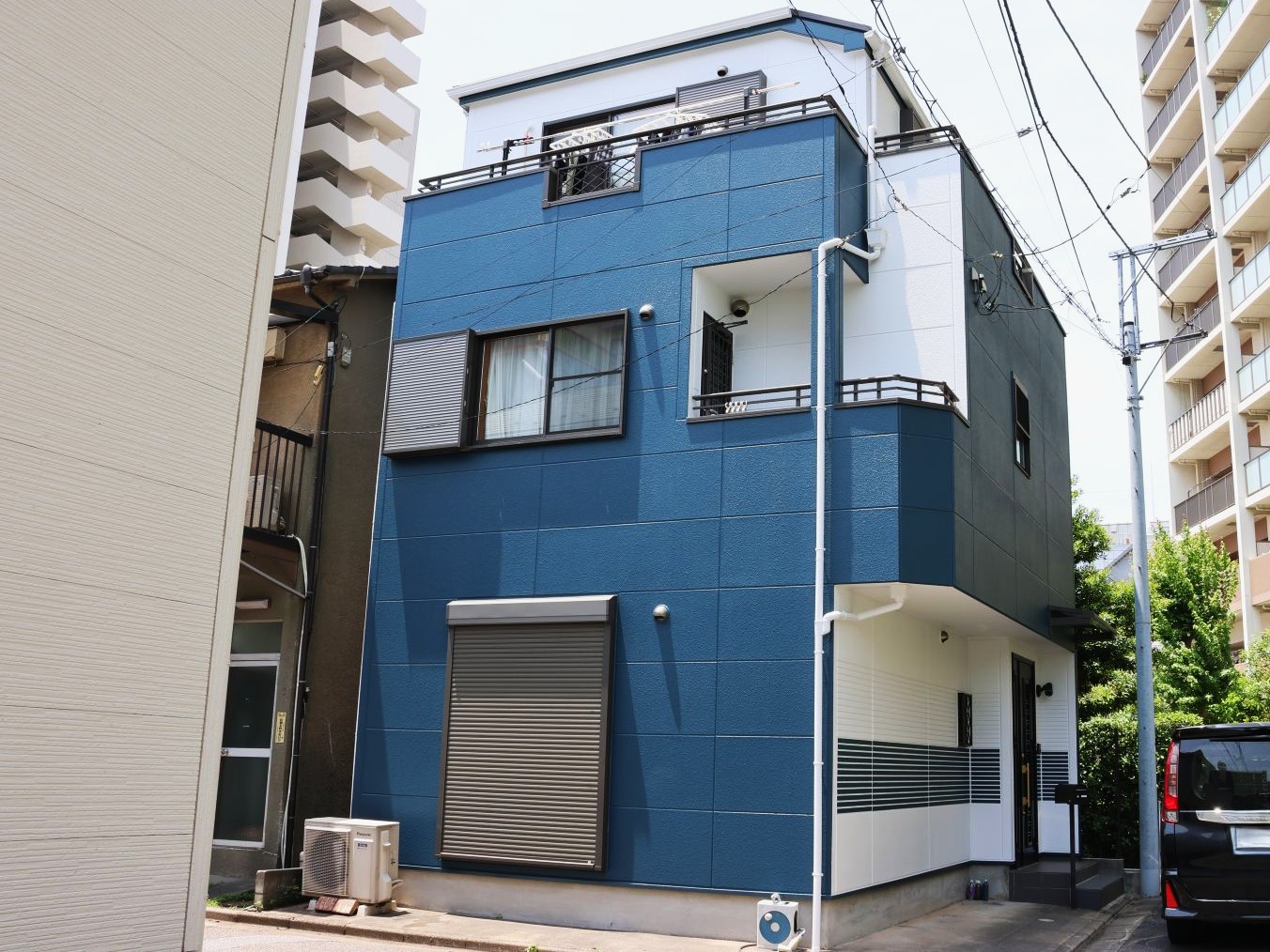 【足立区　屋根・外壁塗装工事】相性のいいブルー2色使用！アクセントデザインにもご注目ください！