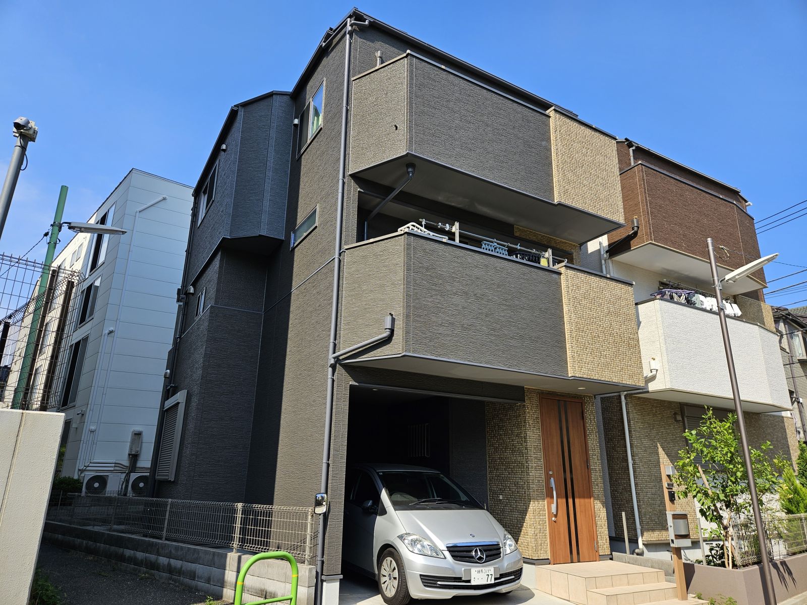 【練馬区　屋根・外壁塗装工事】黒系外壁No.1人気のウィザードコッパー使用！