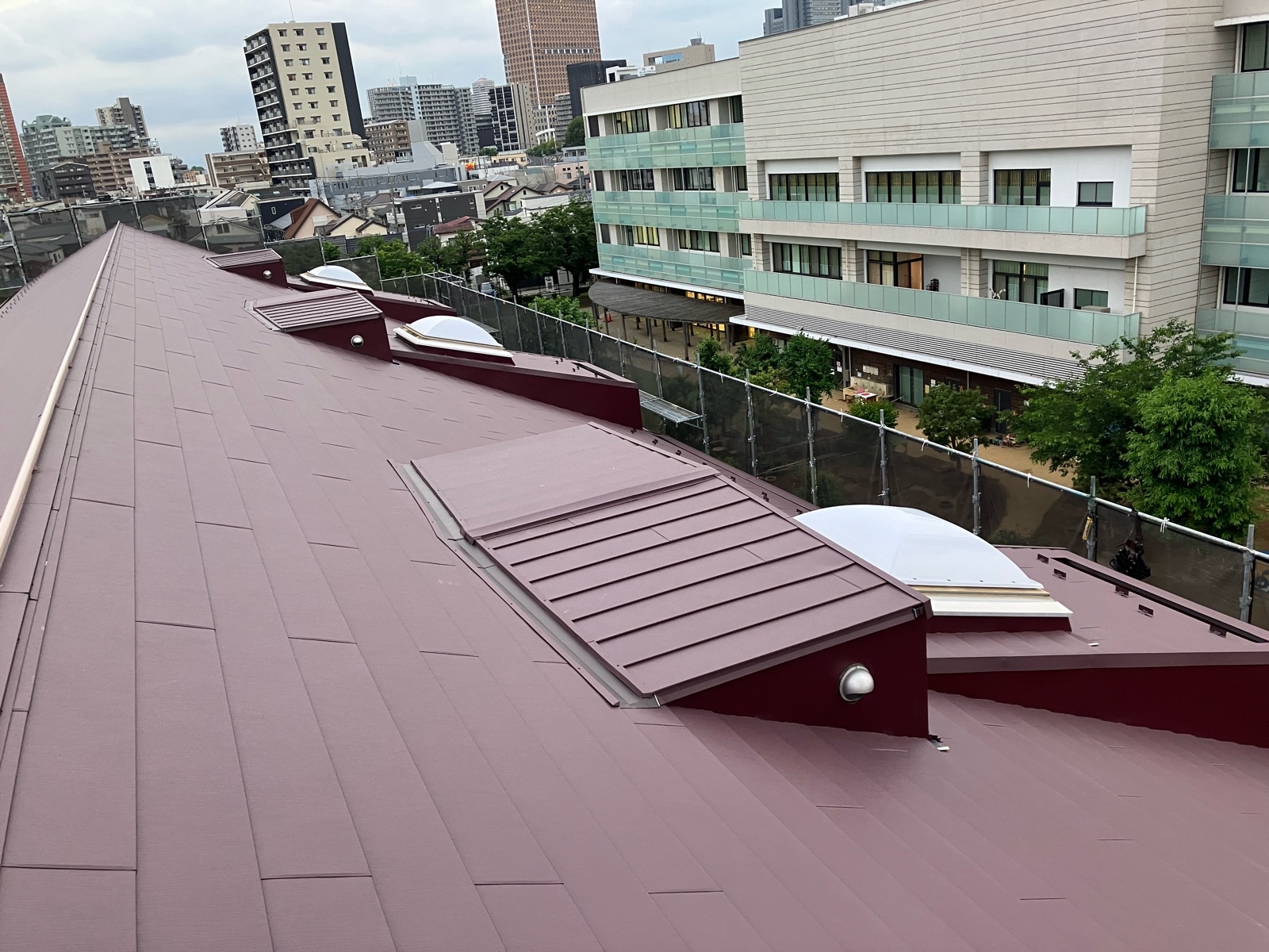 【浦和区　集合住宅大規模修繕 屋根カバー工法・防水・付帯部塗装工事】大型物件も深井塗装は実績多数！