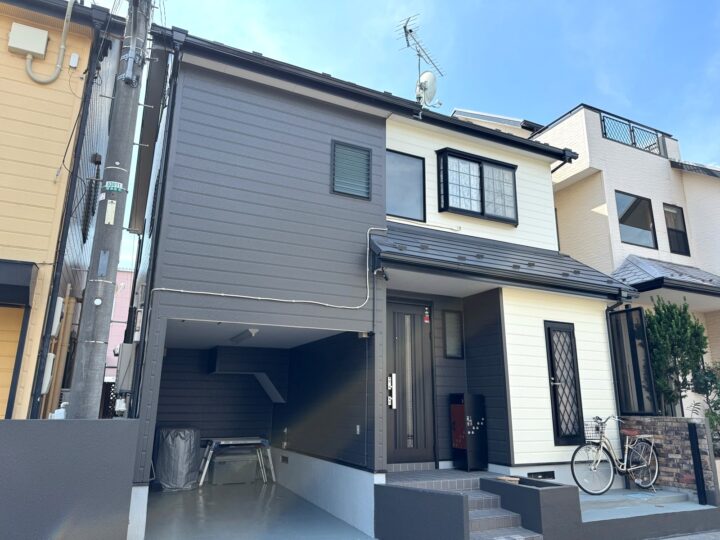 【草加市　屋根カバー工法・外壁塗装工事】　不要な天窓を塞ぎ快適に！小工事も深井塗装にご相談ください！