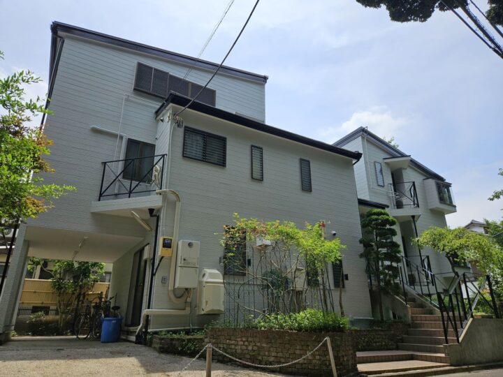 【練馬区　屋根カバー工法・外壁塗装工事】天窓からの雨漏り･･カバー工法で解決いたしました！