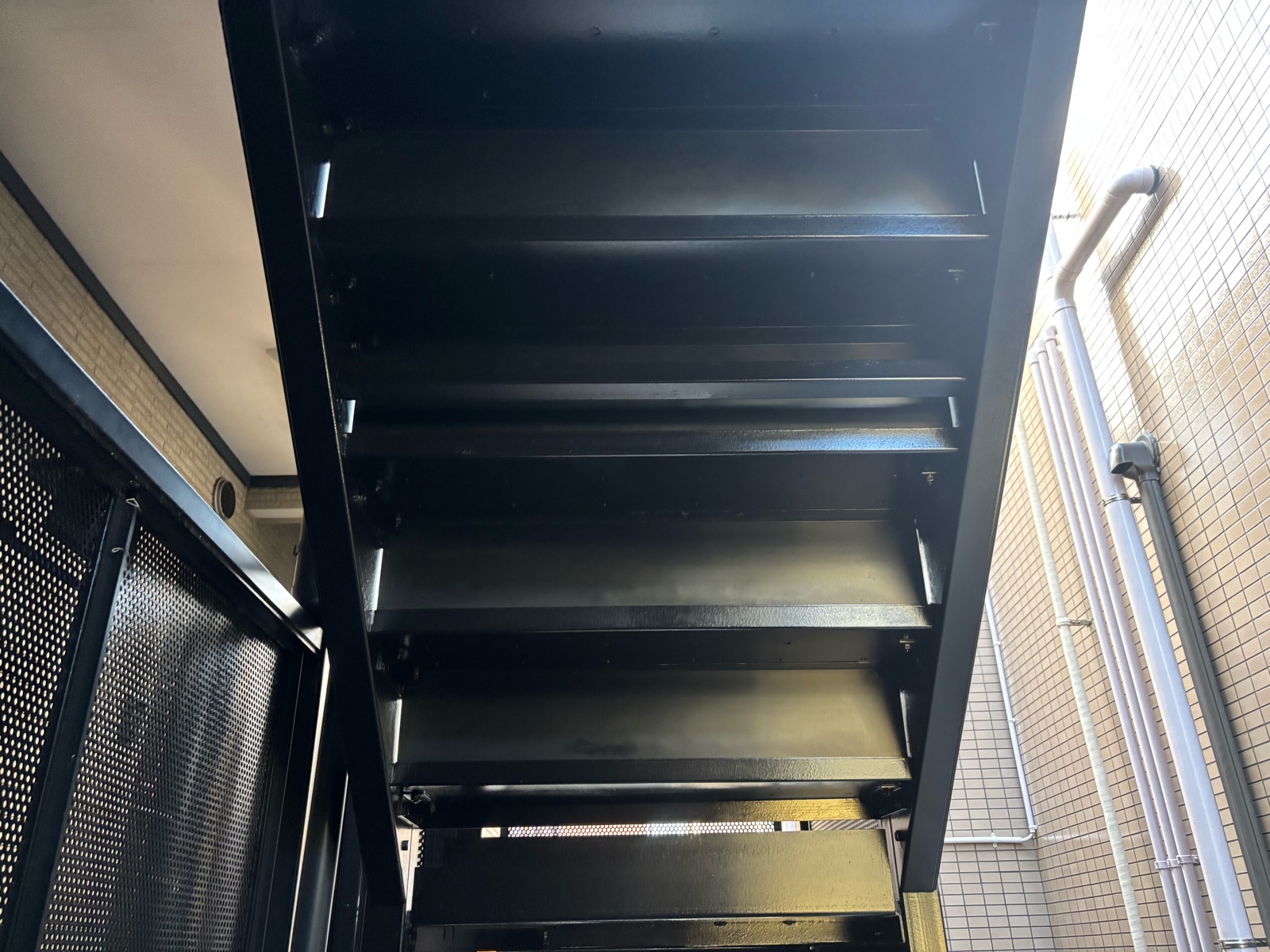 【葛飾区　鉄製階段部分塗装工事】ご自宅施工後、所有建物の改修依頼！リピーター様多数！