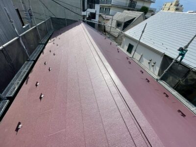 【足立区　屋根カバー工法】雨漏り修繕に助成金！今だけお得に解決できます！