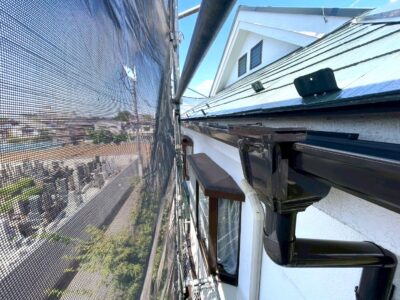 【練馬区　屋根塗装・雨樋交換工事】老朽が進んだ雨樋は雨漏りの原因に。塗装も交換も承ります！ご相談下さい！