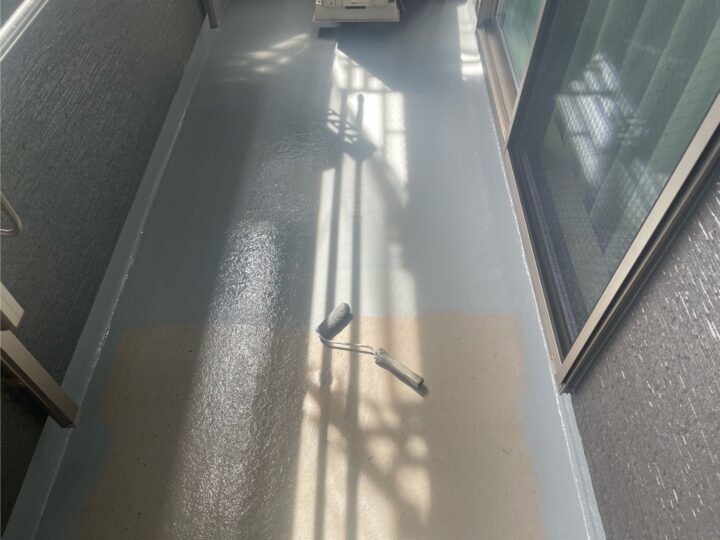 ベランダ床 下塗り(リガードプライマー)