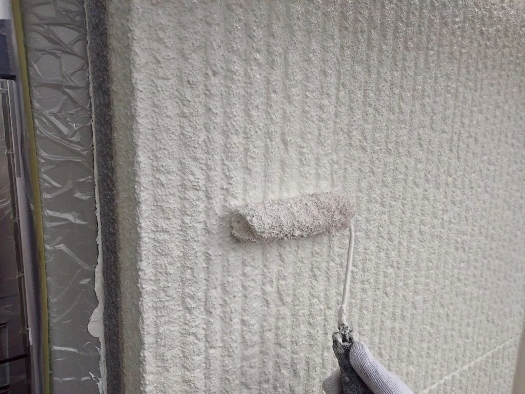 外壁塗装上塗りの写真