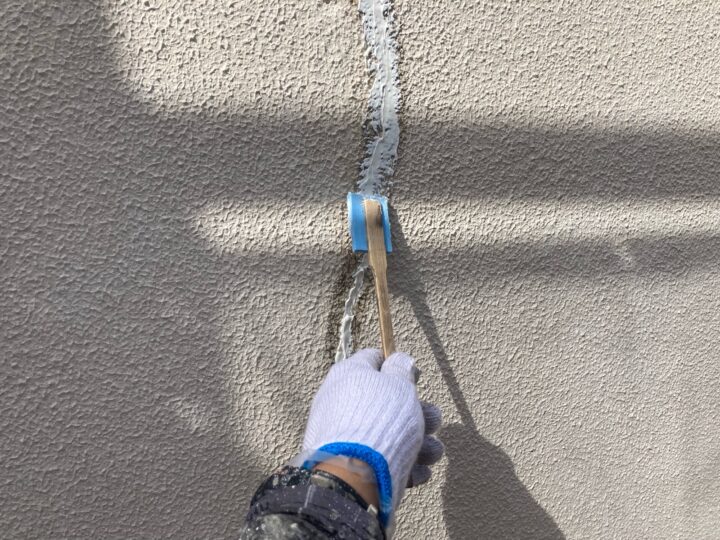 外壁ひび割れ補修 充填(オートンイクシード)