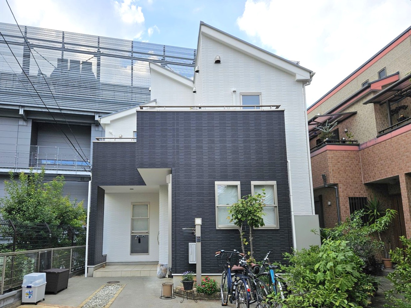 【和光市　屋根塗装・外壁塗装工事】モノトーン調のカラーリングがとても美しい！