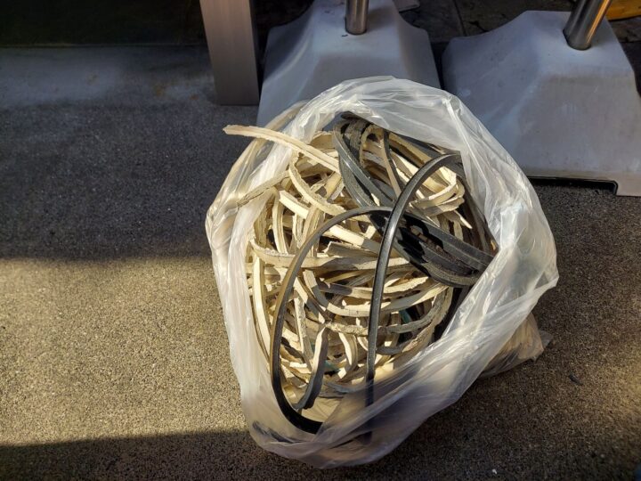 既存シーリング撤去 ゴミ