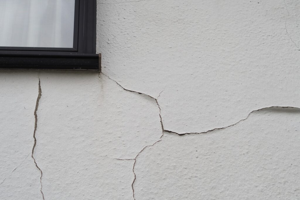 写真外壁のひびわれ