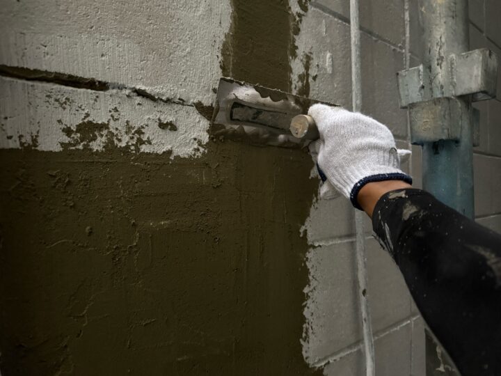 外塀穴埋め左官工事 モルタル埋め