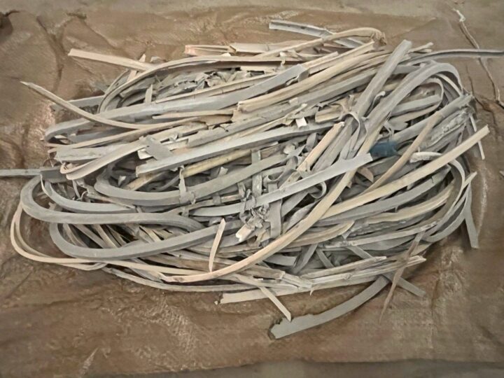 既存シーリング撤去 ゴミ