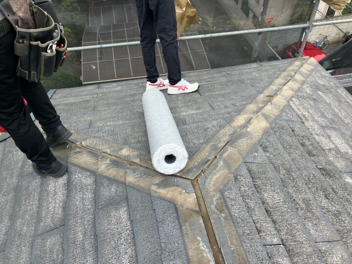 屋根 既存棟板金撤去