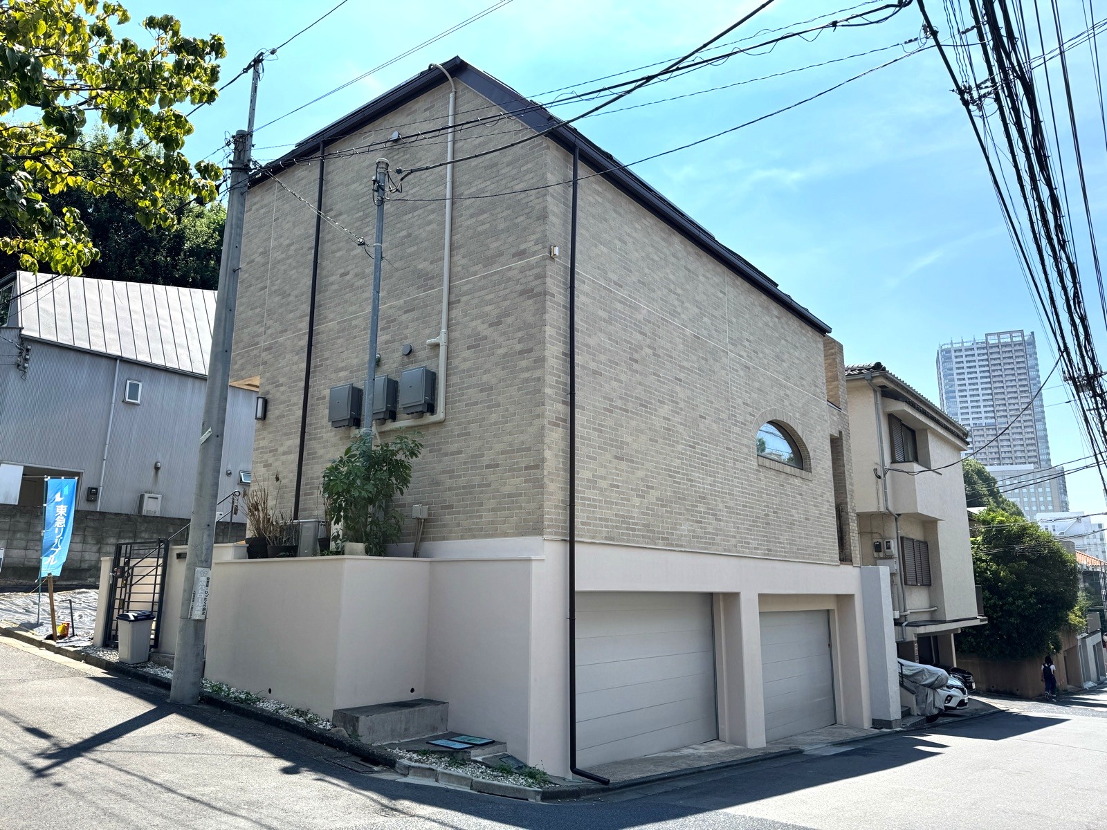 【品川区　屋根・外壁塗装工事】レンガ壁専用の撥水材で防水！深井塗装にお任せください！