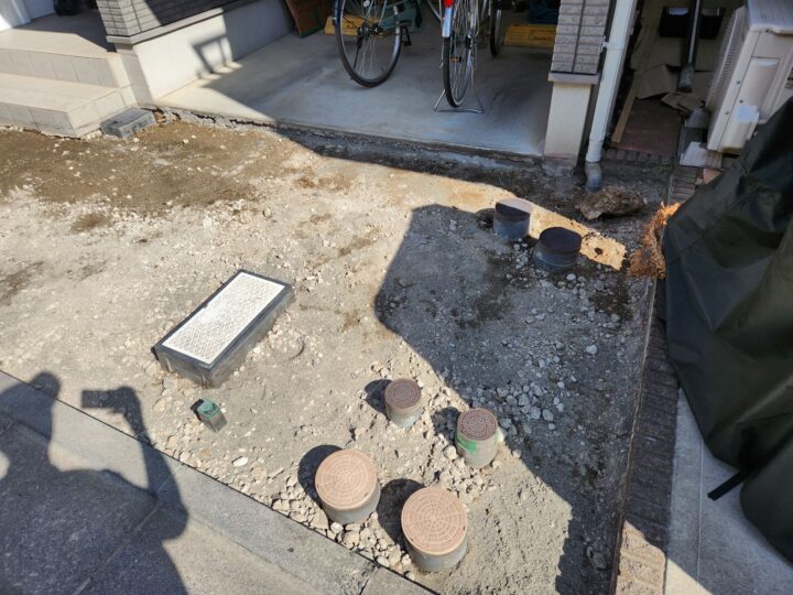 既存タイル撤去