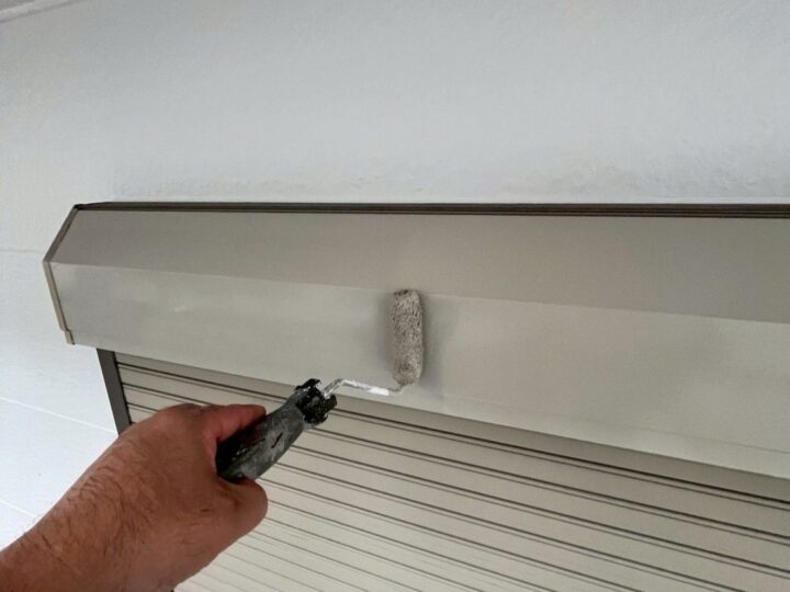 付帯部 シャッターボックス 上塗り