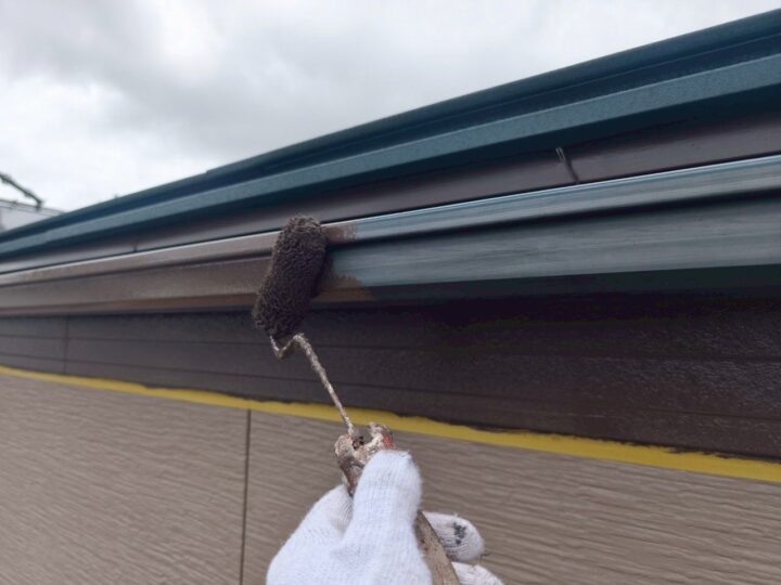 付帯部 横樋 下塗り(ユメロックDX)