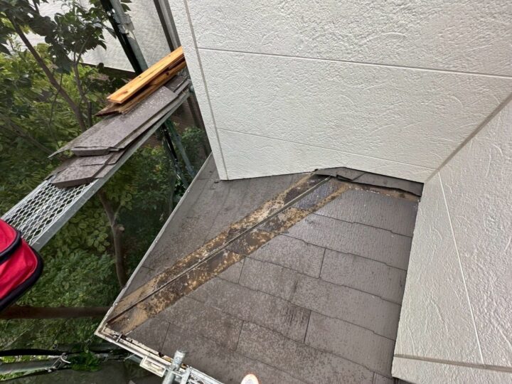 屋根カバー工法 既存棟板金撤去