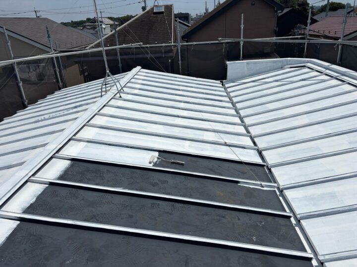 屋根 下塗り(エポパワーメタルJY)