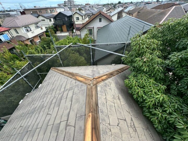 屋根カバー工法 既存棟板金撤去