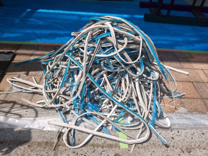 既存シーリング撤去 ゴミ