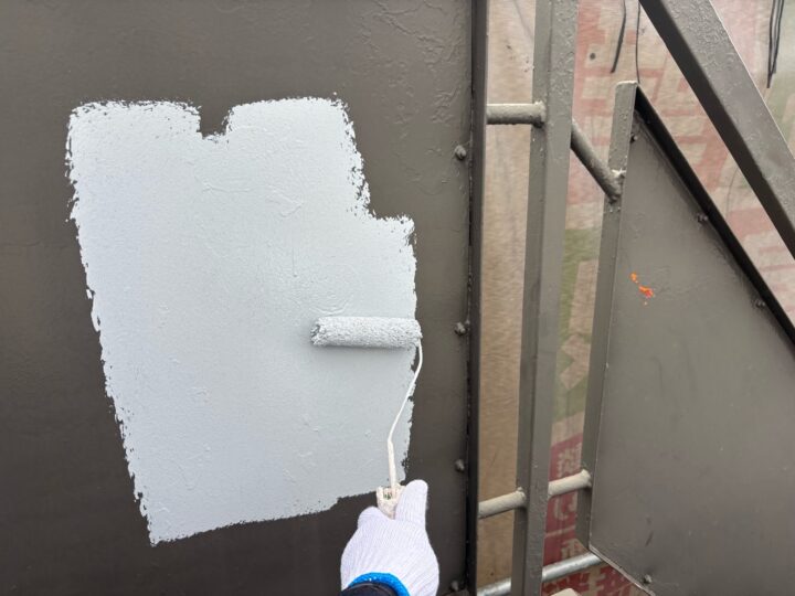 外階段 下塗り(サビカット)