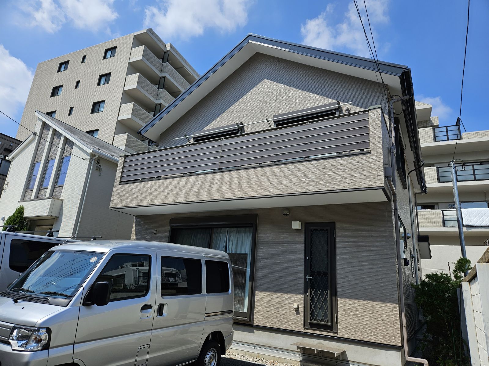 【板橋区　屋根塗装・外壁塗装工事】太陽光パネル設置のタイミングで塗装工事！