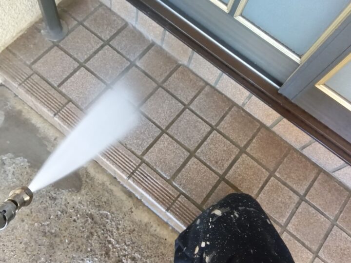 玄関前 高圧洗浄