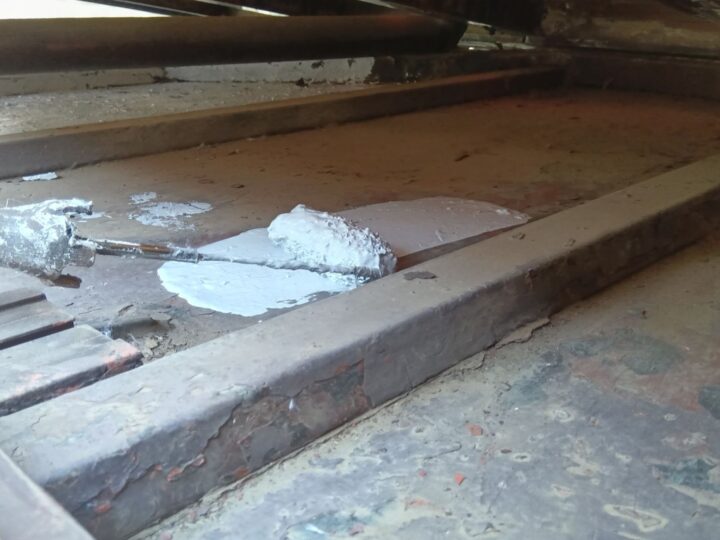 ベランダトタン 下塗り(サビカットⅡ)