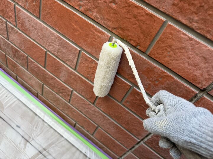 外壁 クリアー塗装1層目(スーパーSDクリヤーF)