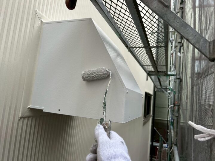 付帯部 換気フード 上塗り(ユメロックDX)