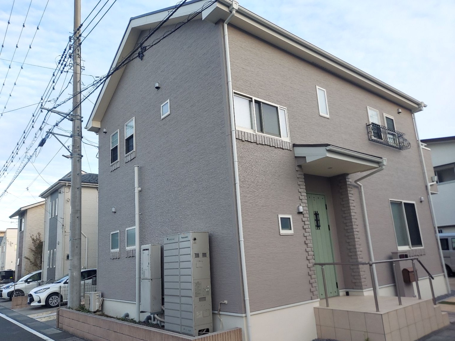 【三郷市　外壁塗装・屋根(遮熱)塗装工事】難しい巣穴サイディングの施工も深井塗装にお任せください！