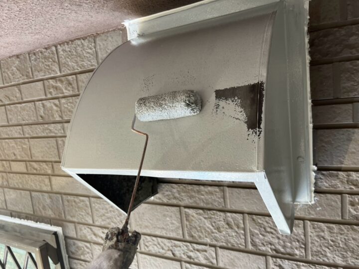 付帯部 換気フード 下塗り(サビカット)