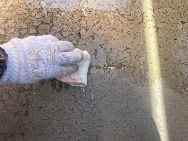 ベランダ床 アセトン拭き