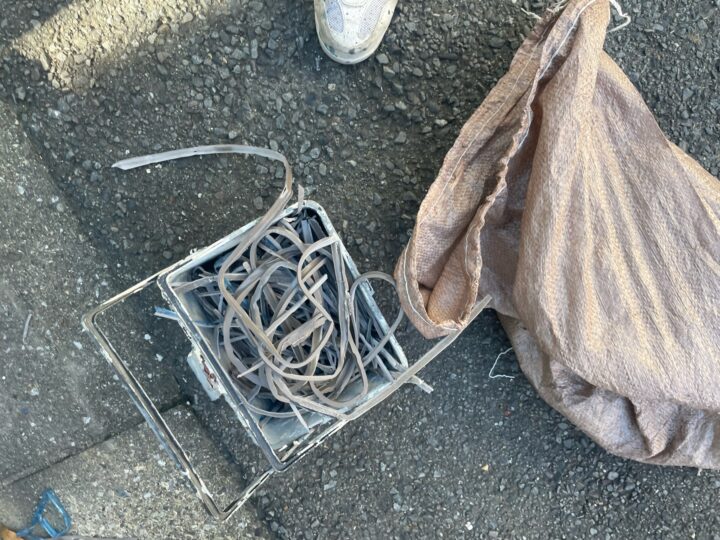 既存シーリング撤去 ゴミ