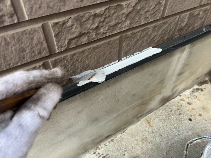 付帯部 水切り 下塗り(サビカット)