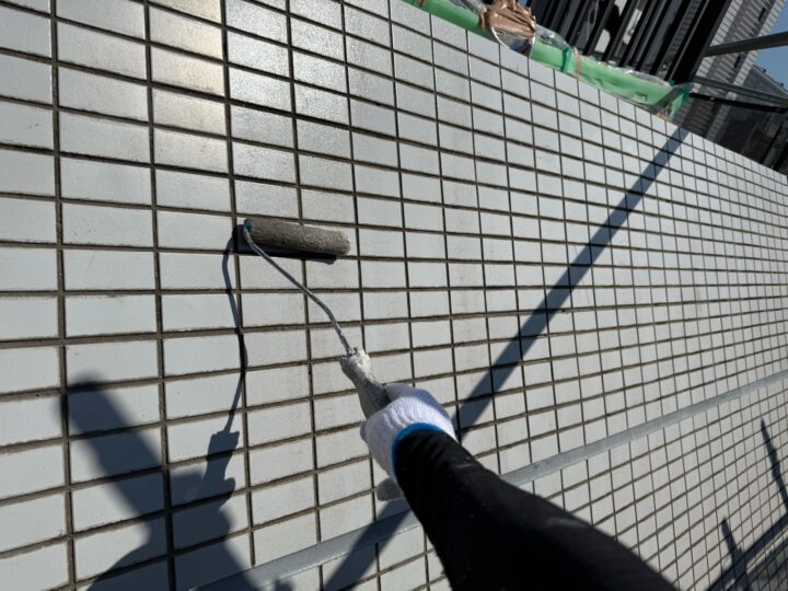 タイル外壁 クリアー1層目 (セブンS)