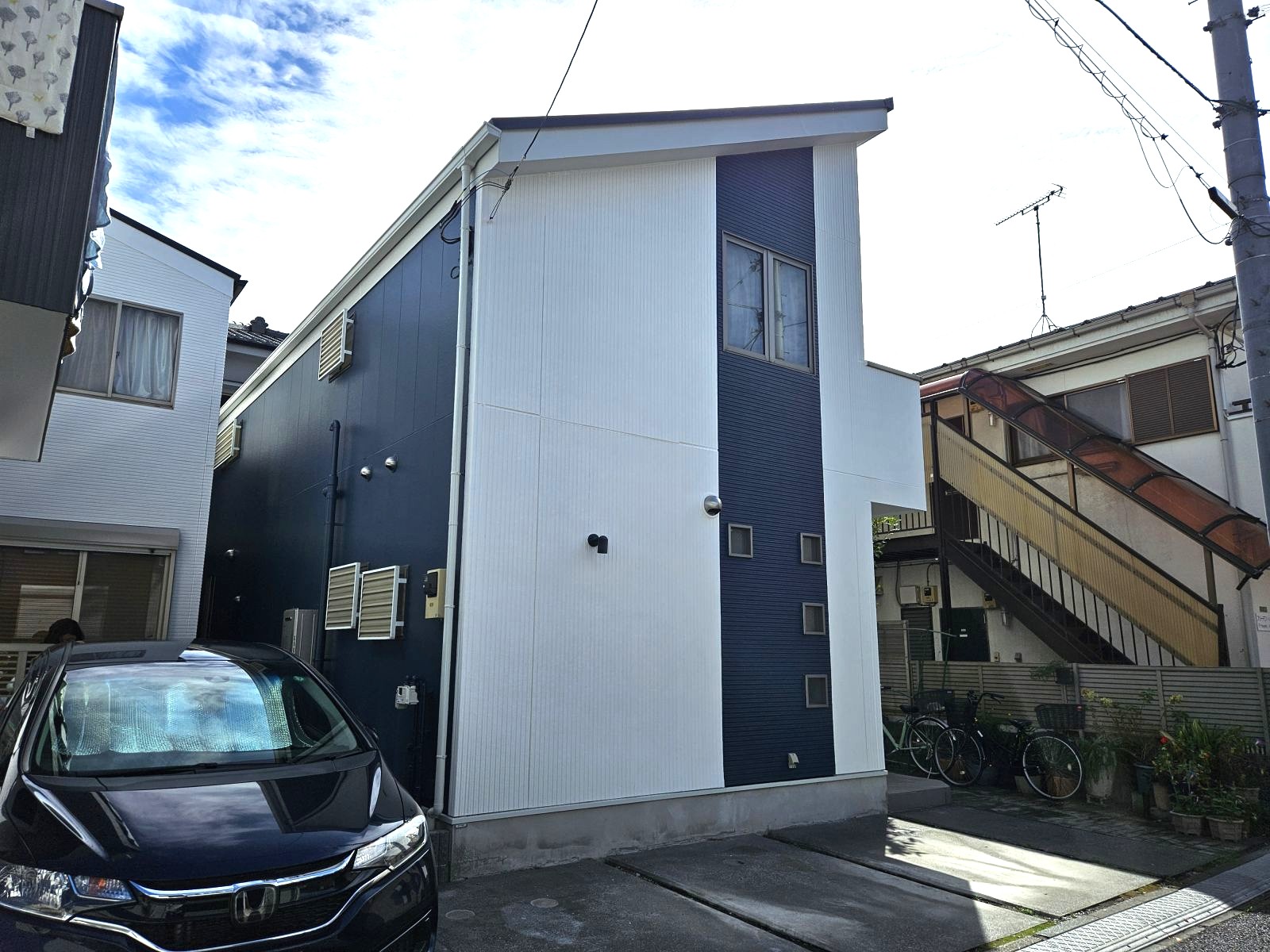 【練馬区　屋根カバー工法 外壁塗装工事】屋根はコロニアルNEOのため、耐久性を考慮しカバー工法を採用！