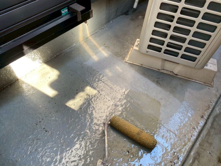 ベランダ床 下塗り(リガードプライマー)