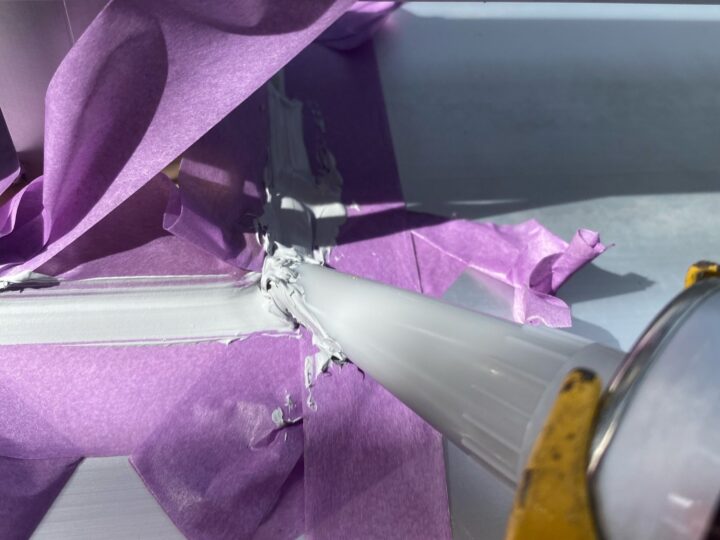 ベランダ手摺 シーリング充填