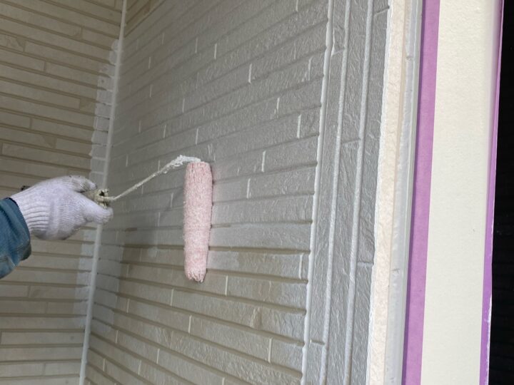 外壁塗装 下塗り(エピテックフィラー AE)