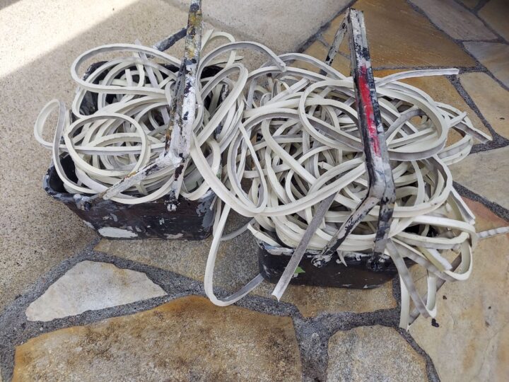 既存シーリング撤去 ゴミ