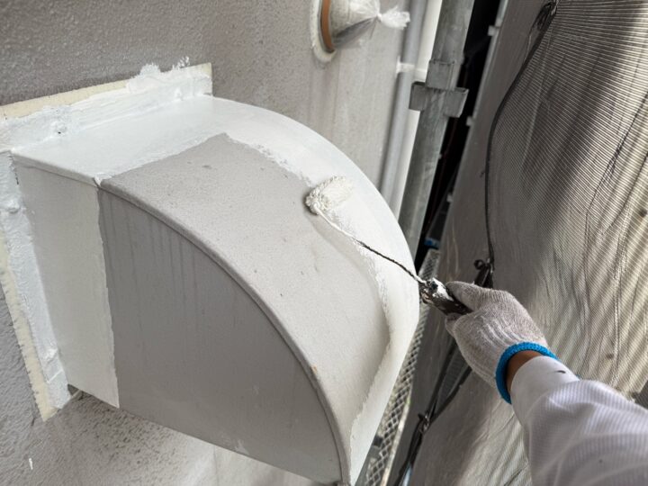 付帯部 換気フード 下塗り