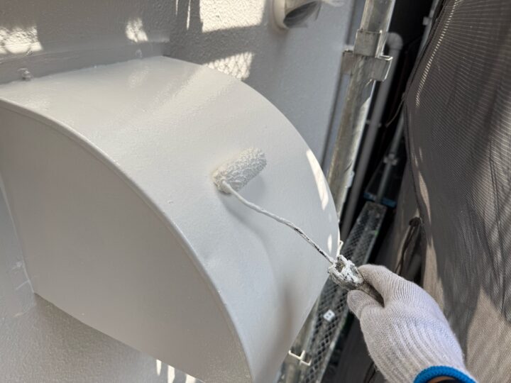 付帯部 換気フード 上塗り(ユメロックDX)