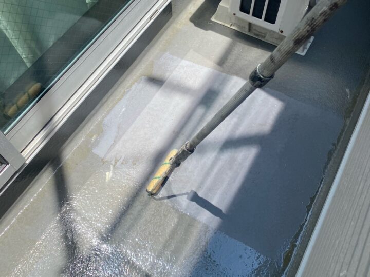 ベランダ床 下塗り(リガードプライマー)